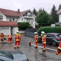 49245446-zu-einem-brand-an-geltinger-strasse-rueckte-feuerwehr-am-mittwochmorgen-aus-pjmg.jpg